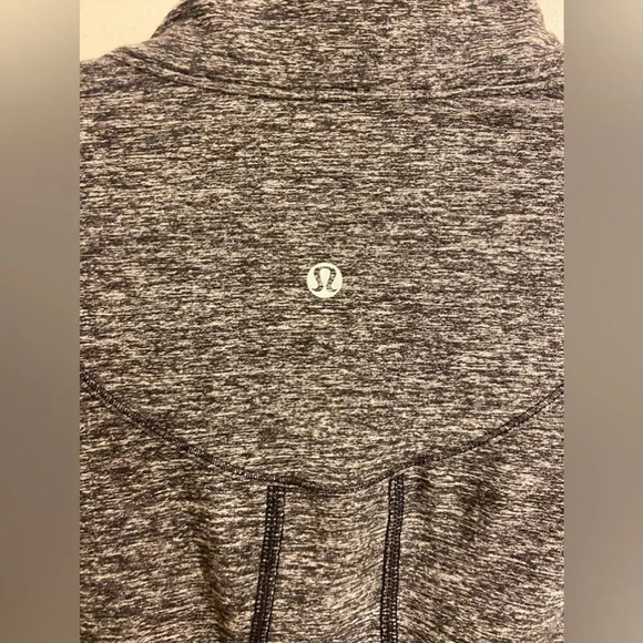 Lululemon Run Your Heart Out Pullover Heathered Black Size 10 - Picture 4 of 9